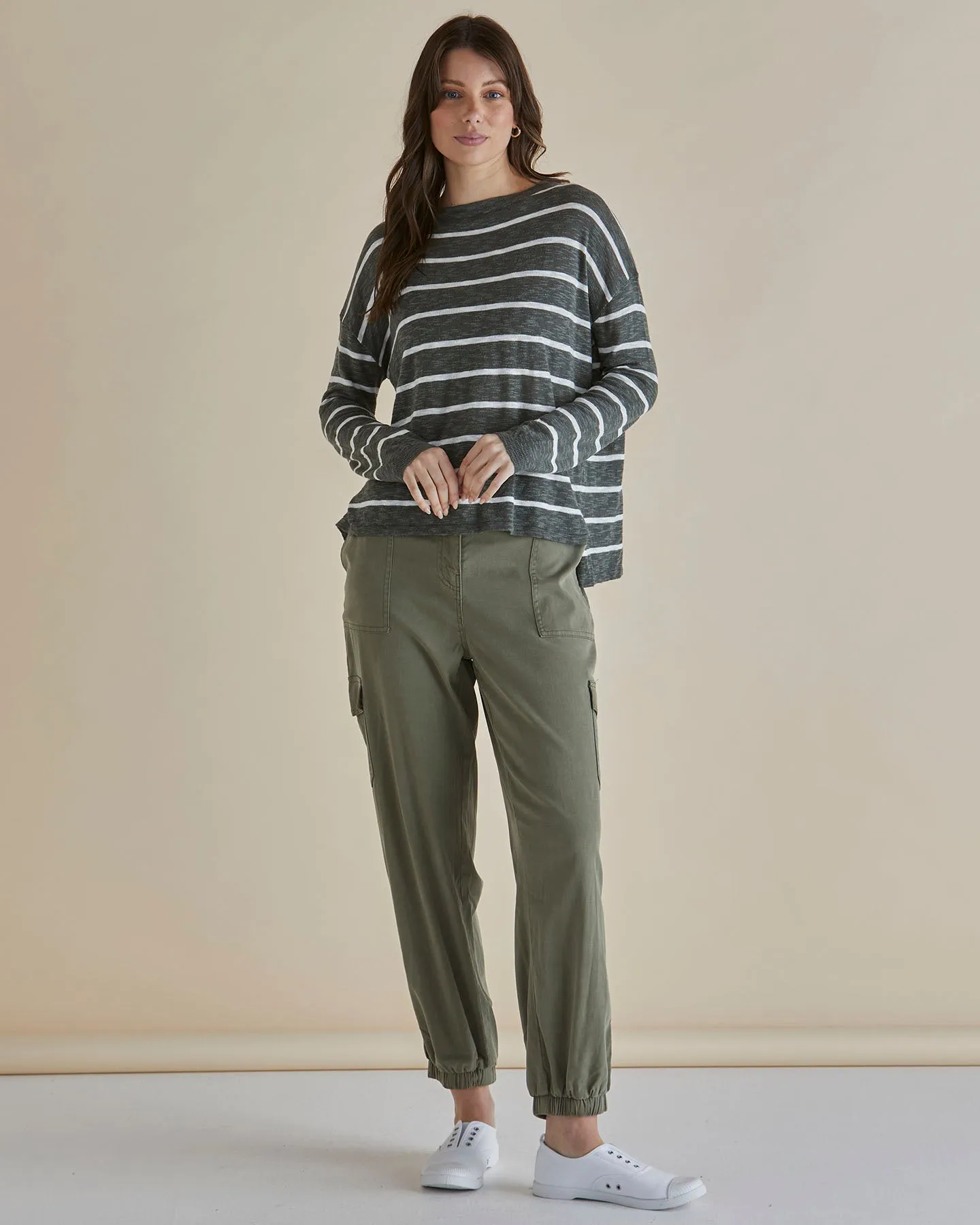 Betty Basics Lacey Lyocell Cargo Jogger - Khaki
