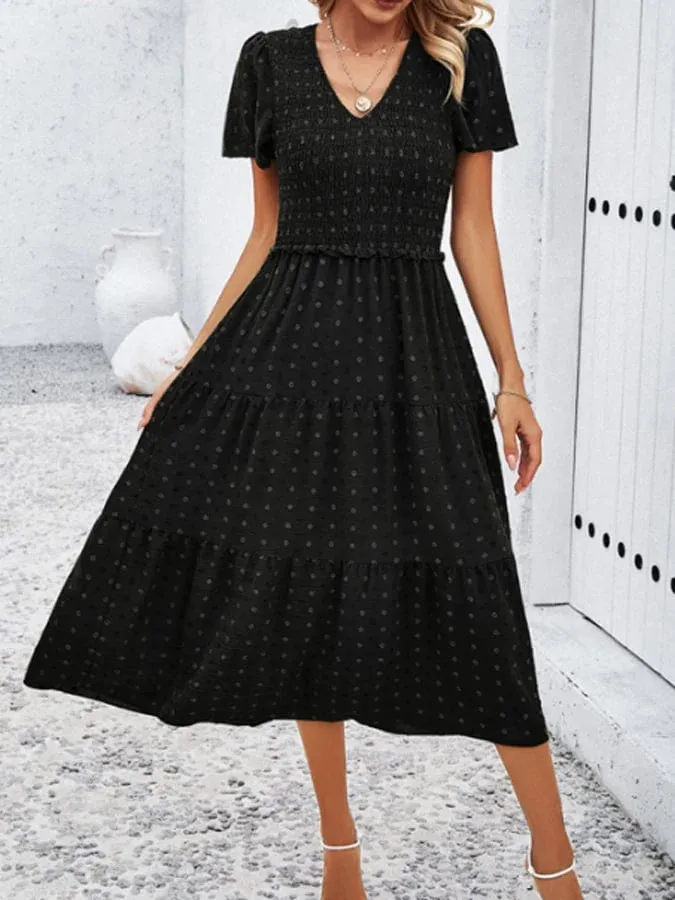 Diantha - Plain casual dress with V-neckline and short sleeves.