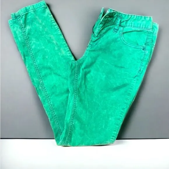 Free People l Green Corduroy Pants l 5-pocket Design l Size 28 l EUC