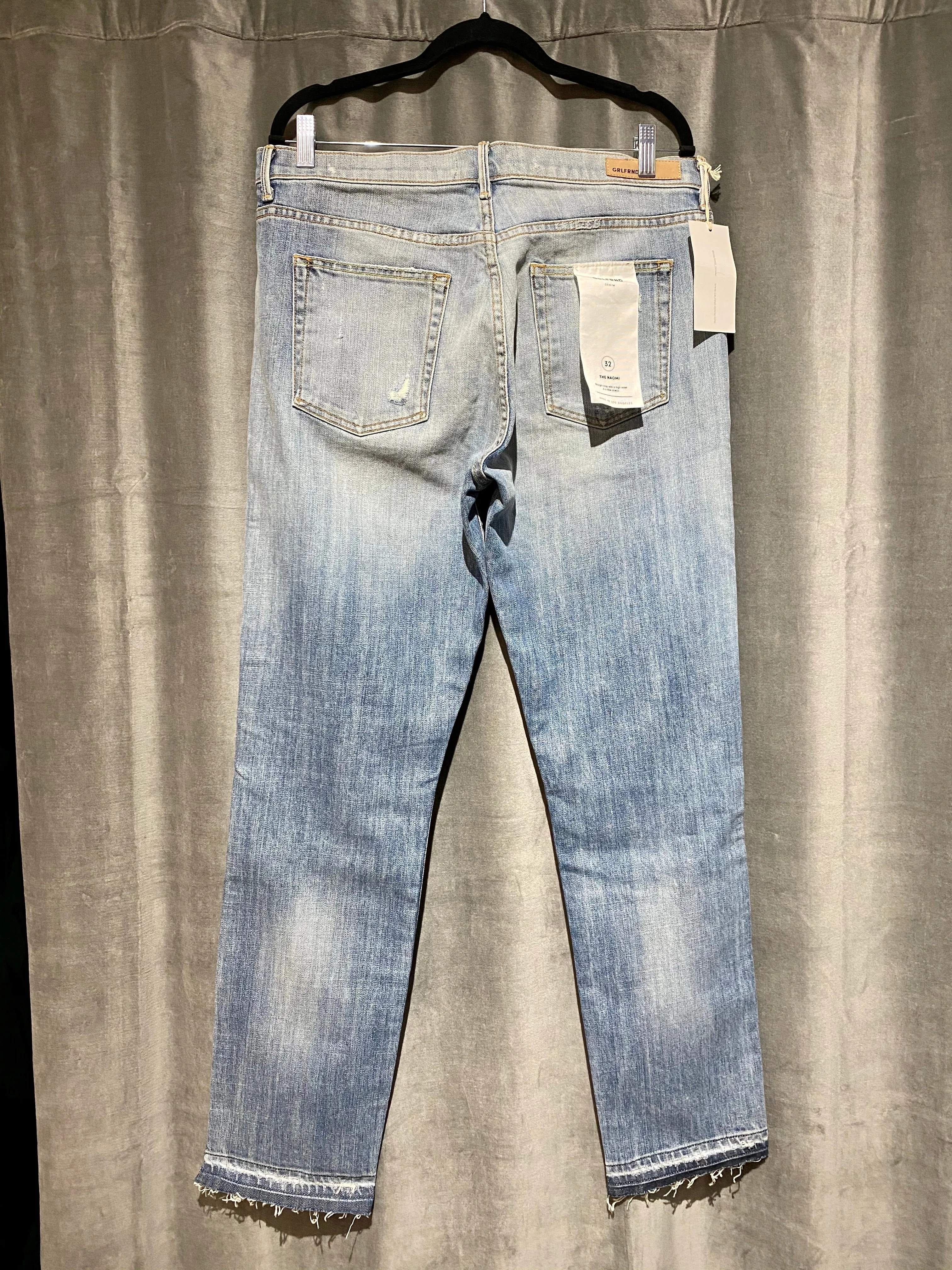 GRLFRND THE NAOMI Straight Crop with a High Waist and a Little Stretch