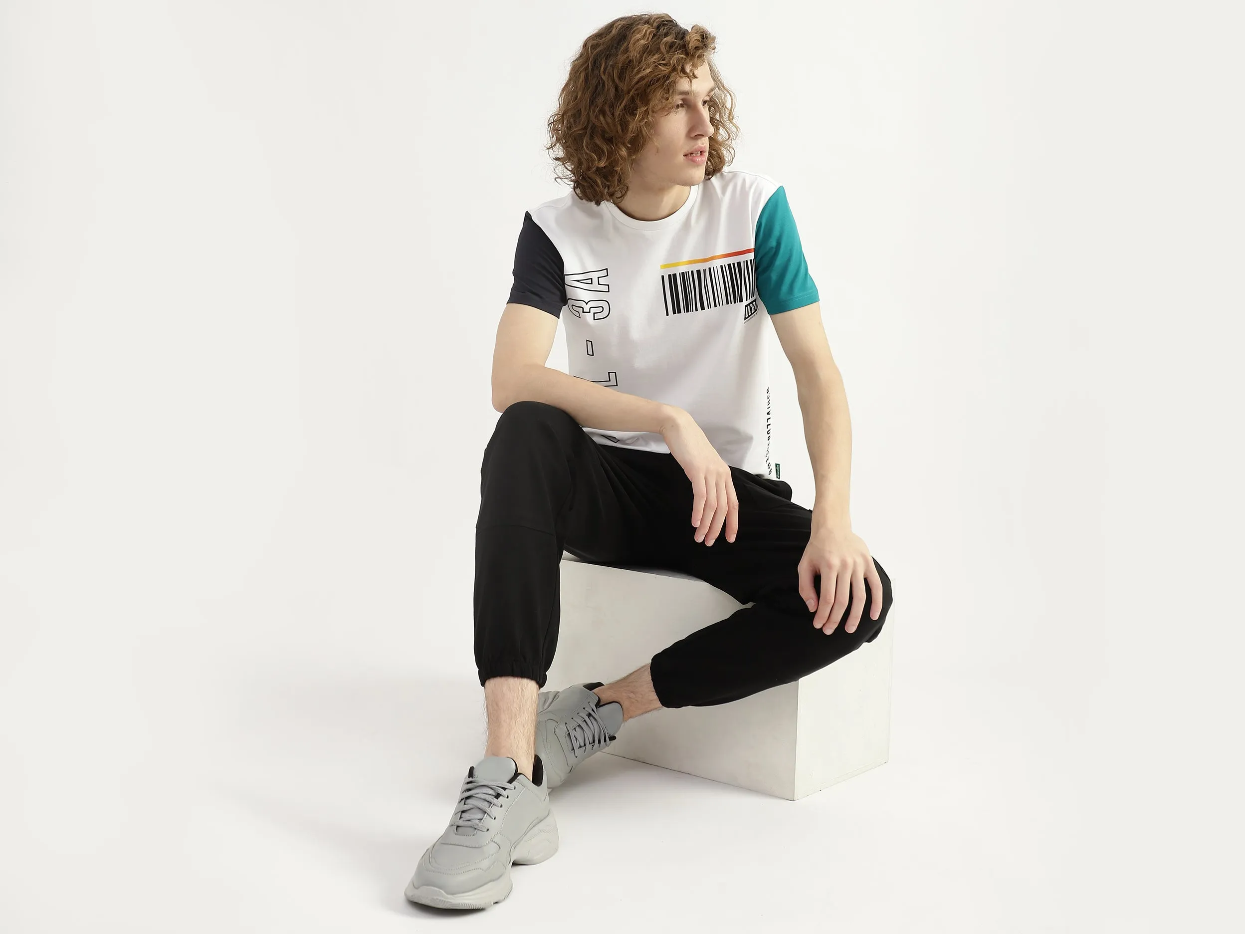 Men Solid Regular Fit Joggers