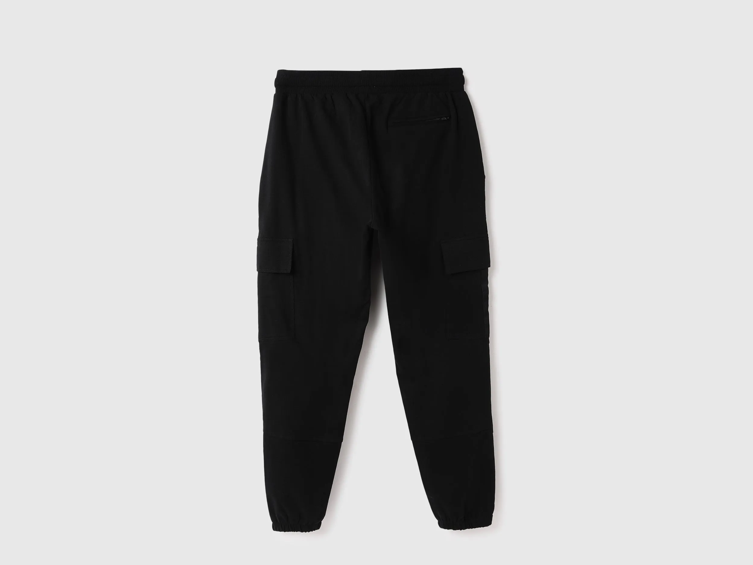 Men Solid Regular Fit Joggers