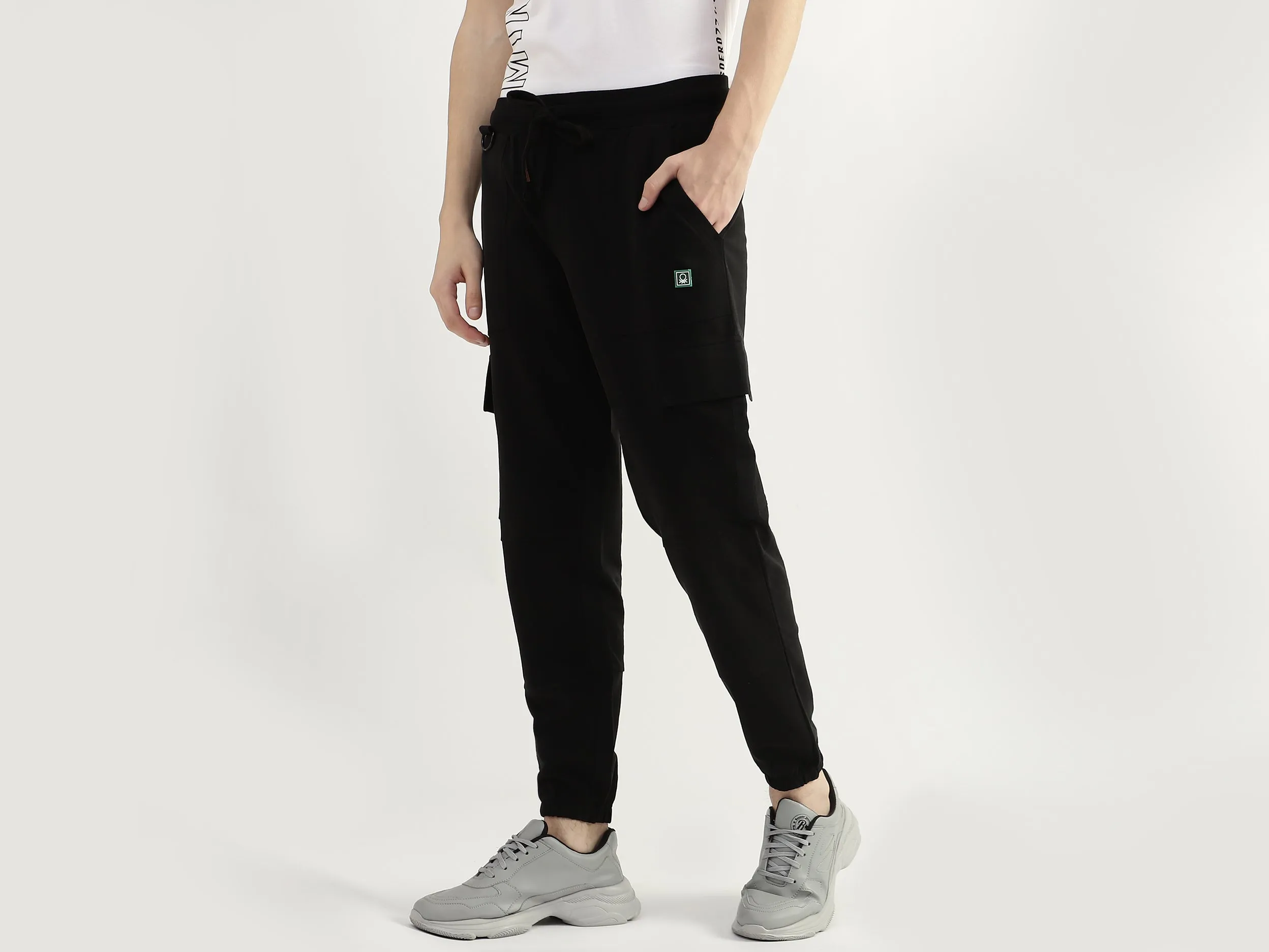 Men Solid Regular Fit Joggers