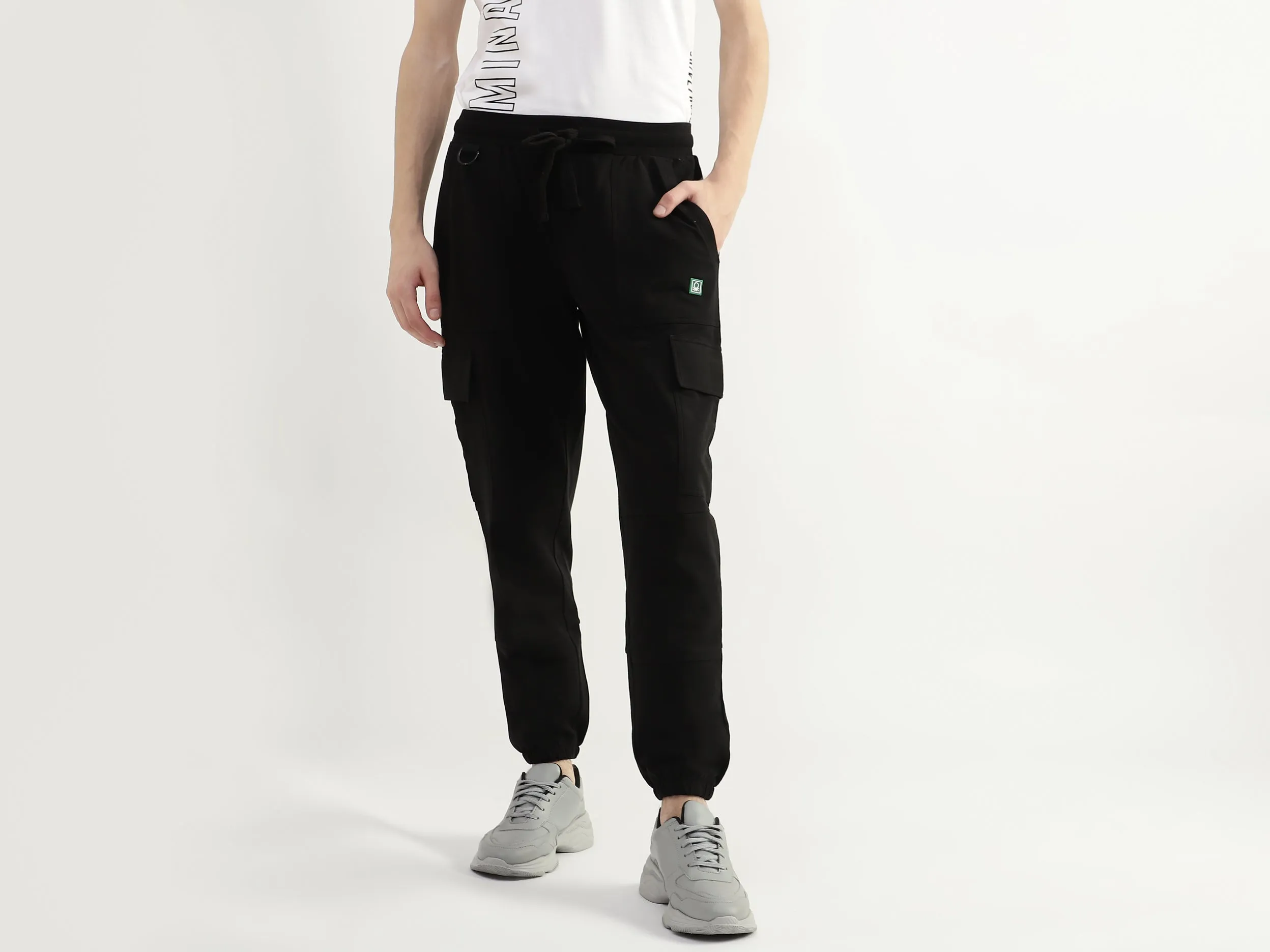 Men Solid Regular Fit Joggers