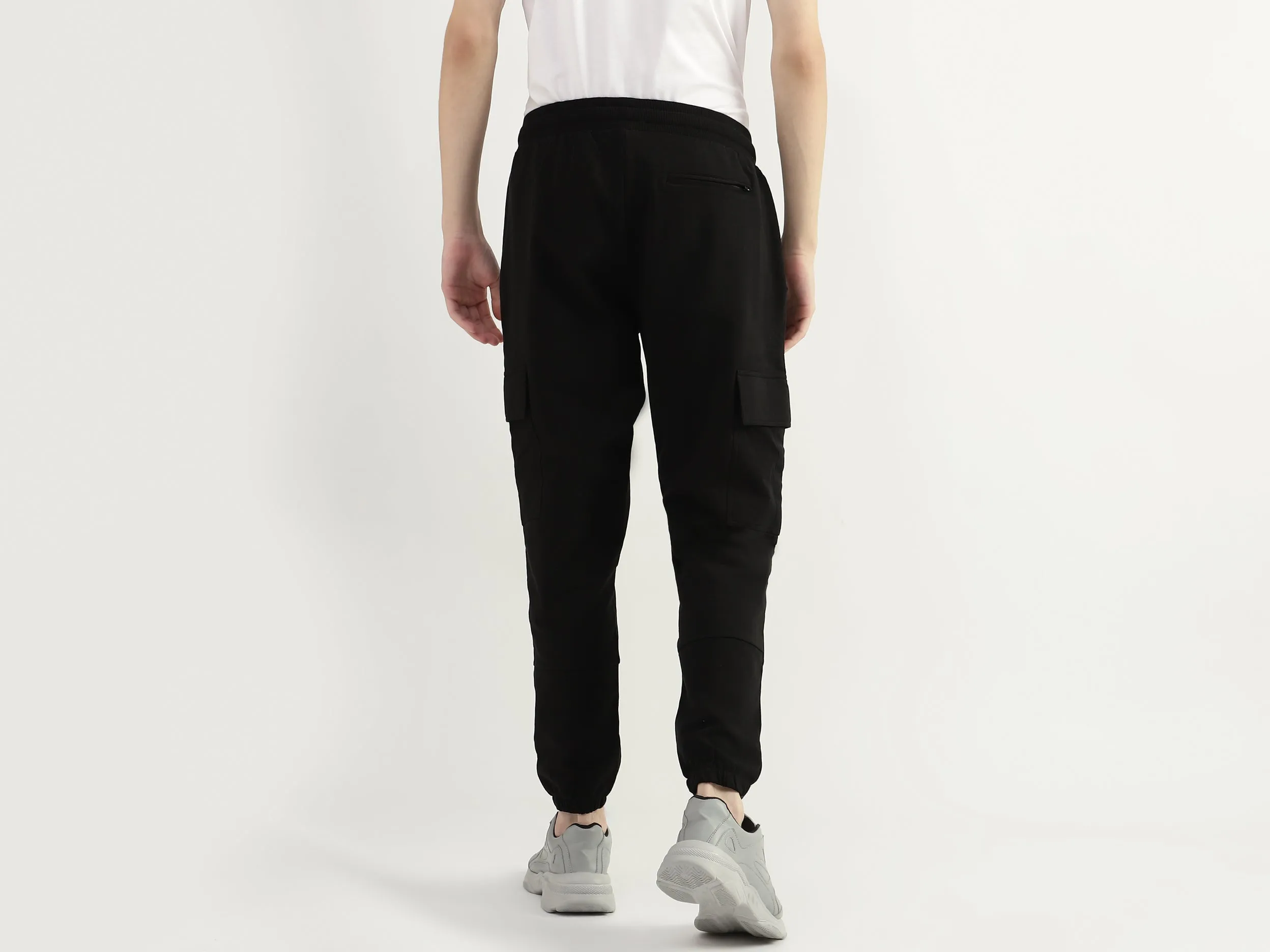 Men Solid Regular Fit Joggers