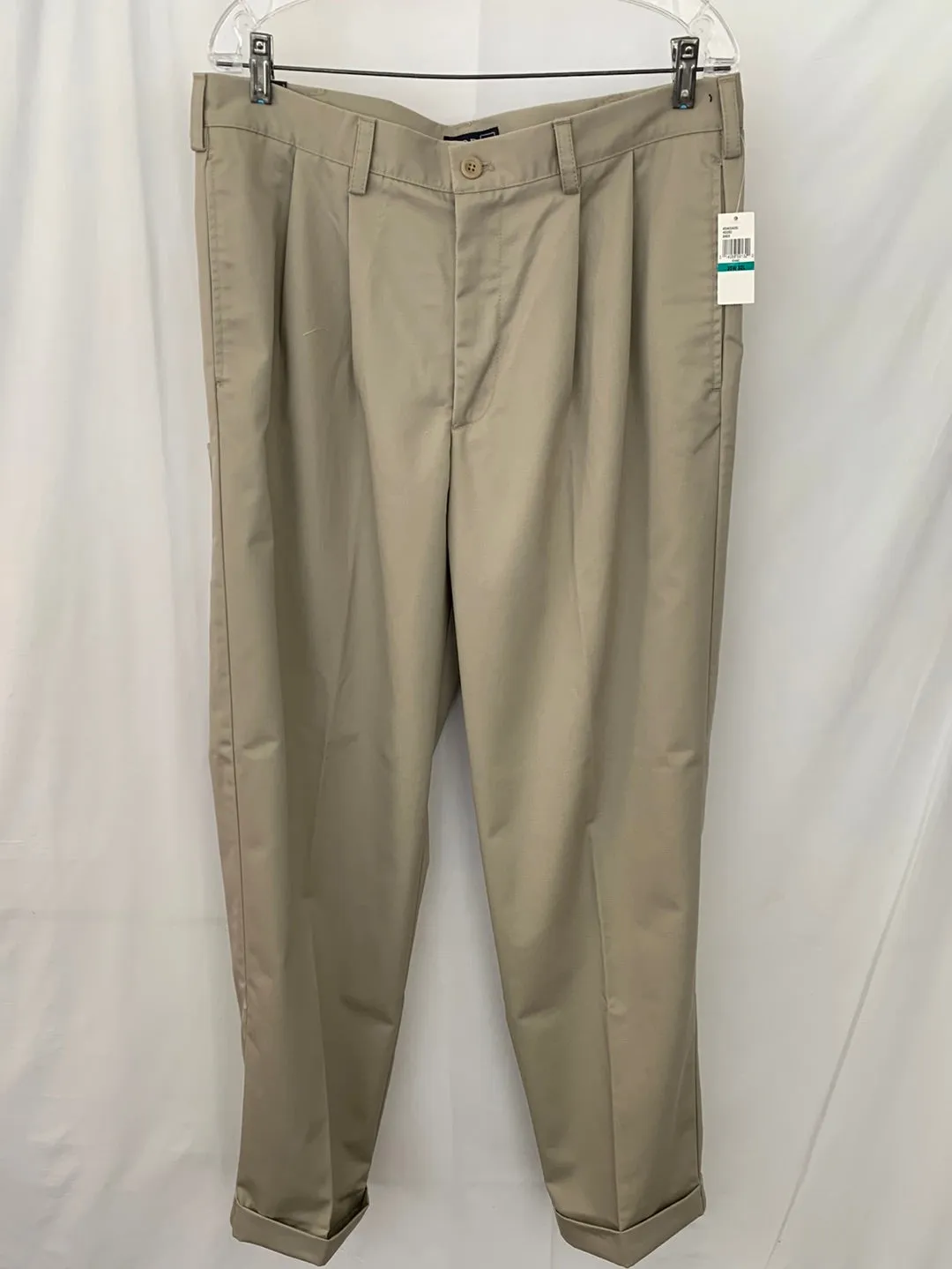 NWT - IZOD khaki Chino Wrinkle Free MetrixFit PLEAT FRONT Classic Pants - 35x32