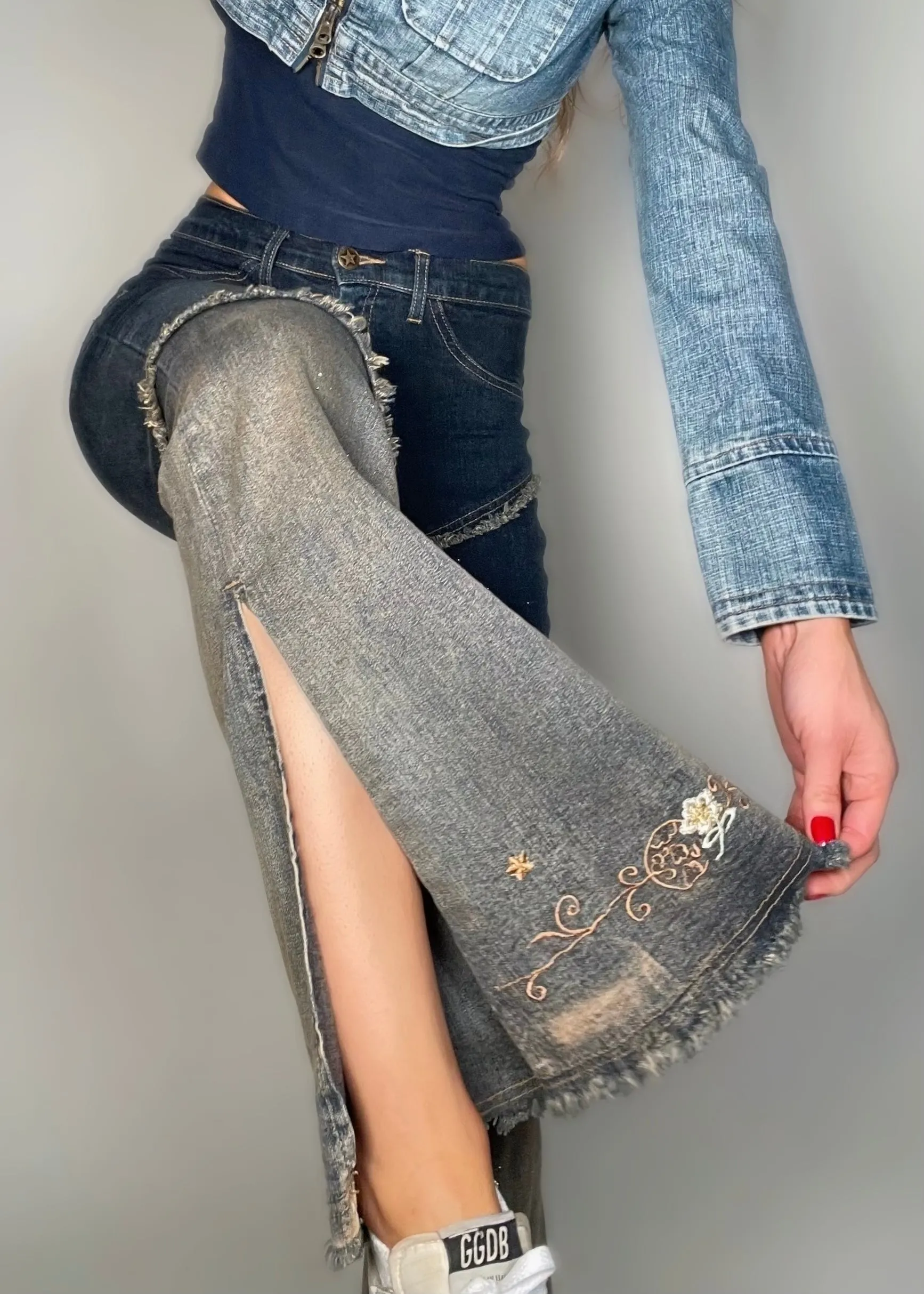 Rare Y2K Patchwork Flare Jeans – Low-Rise Embroidered Vintage Denim