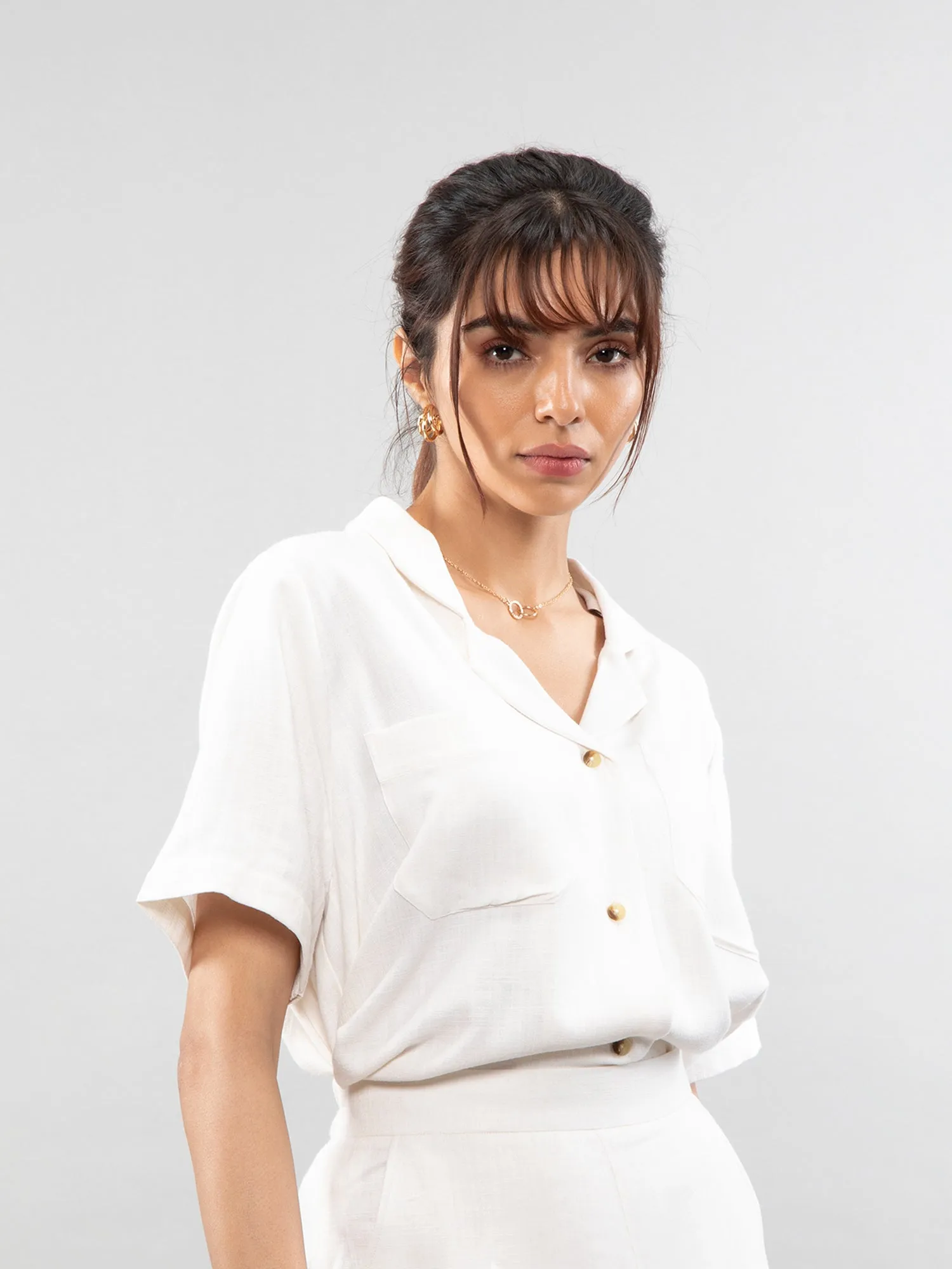 Short-sleeve linen shirt
