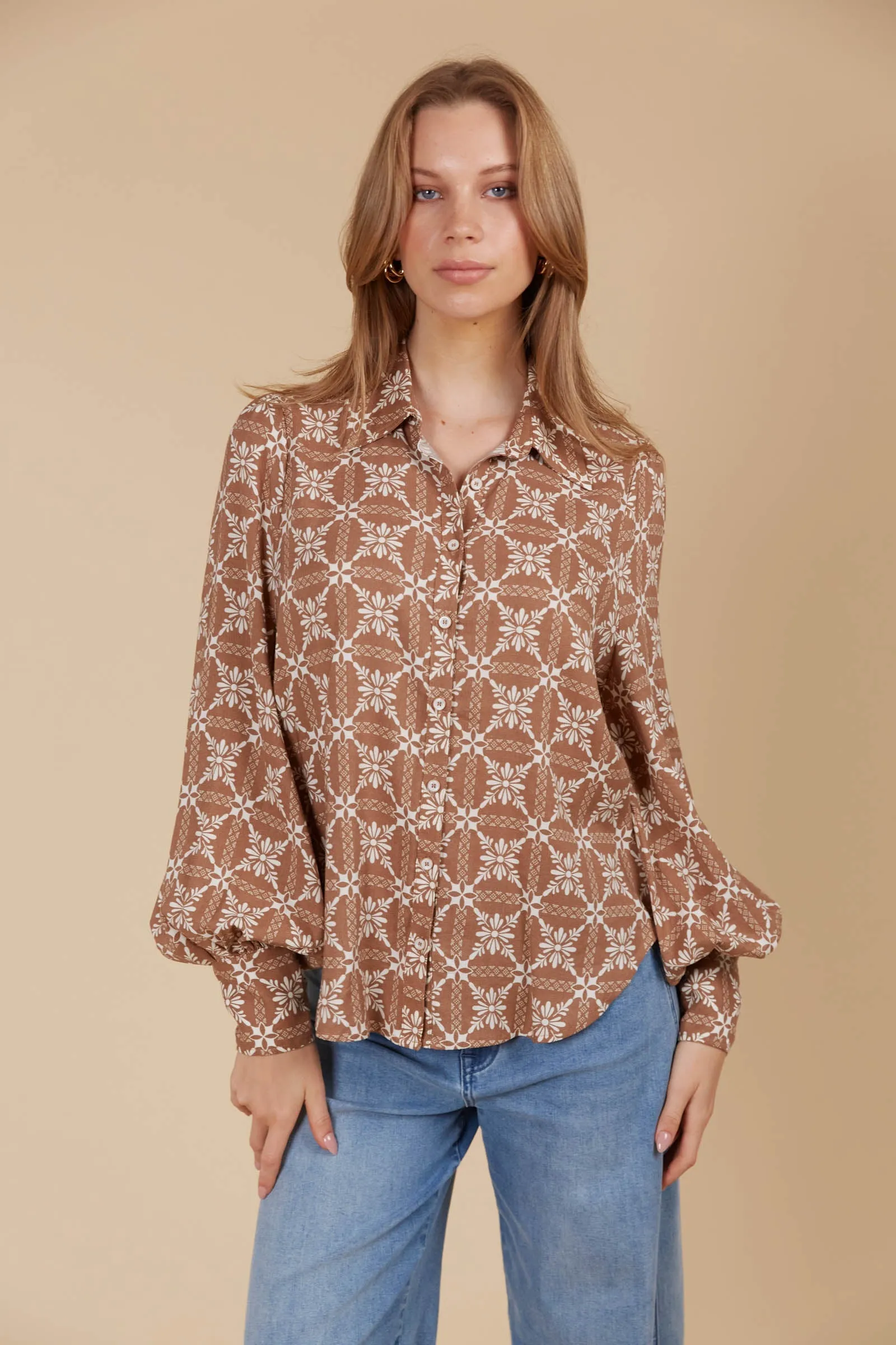 Venus Shirt - Deity  LINEN BLEND.