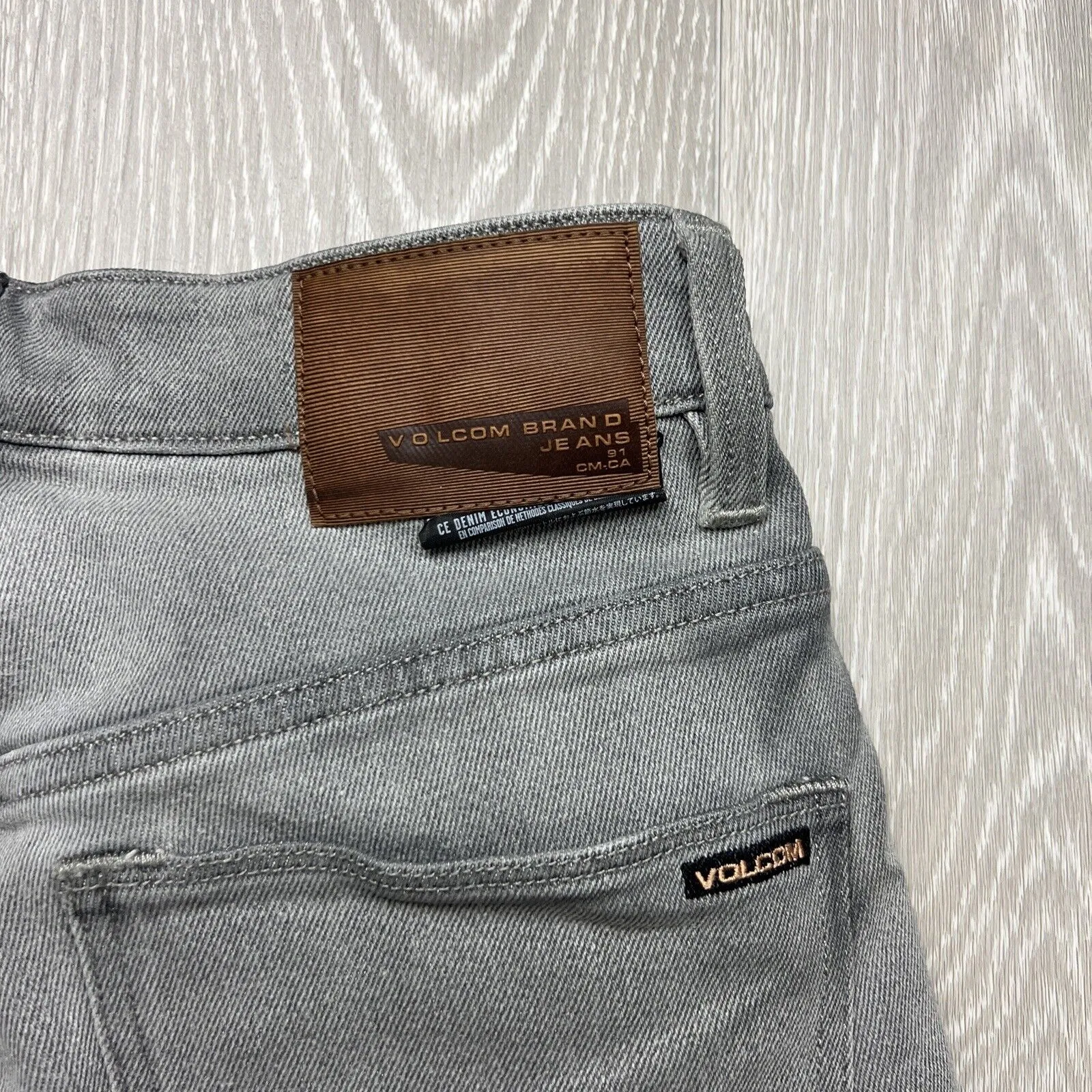 Volcom Brand Jeans Mens Grey Solver Modern Straight Jeans Size 28